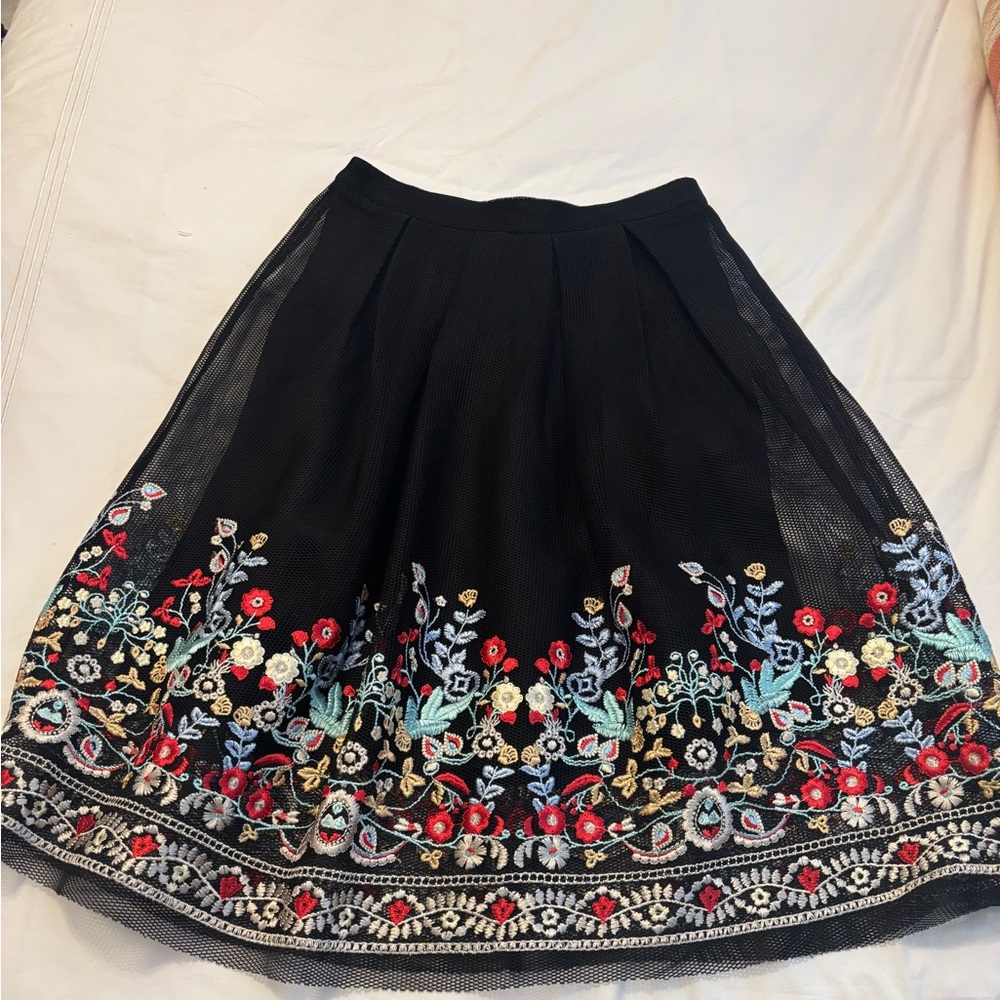 Gianni Bini Black Skirt with Colorful Floral Embroidery size M
